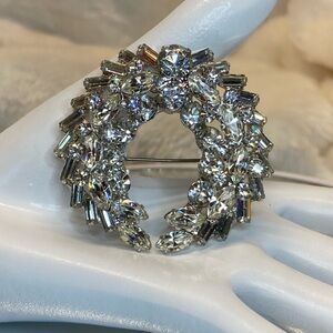 Sparkling Layered Rhinestone Wreath Brooch Mid Century Statement Vintage 1940s